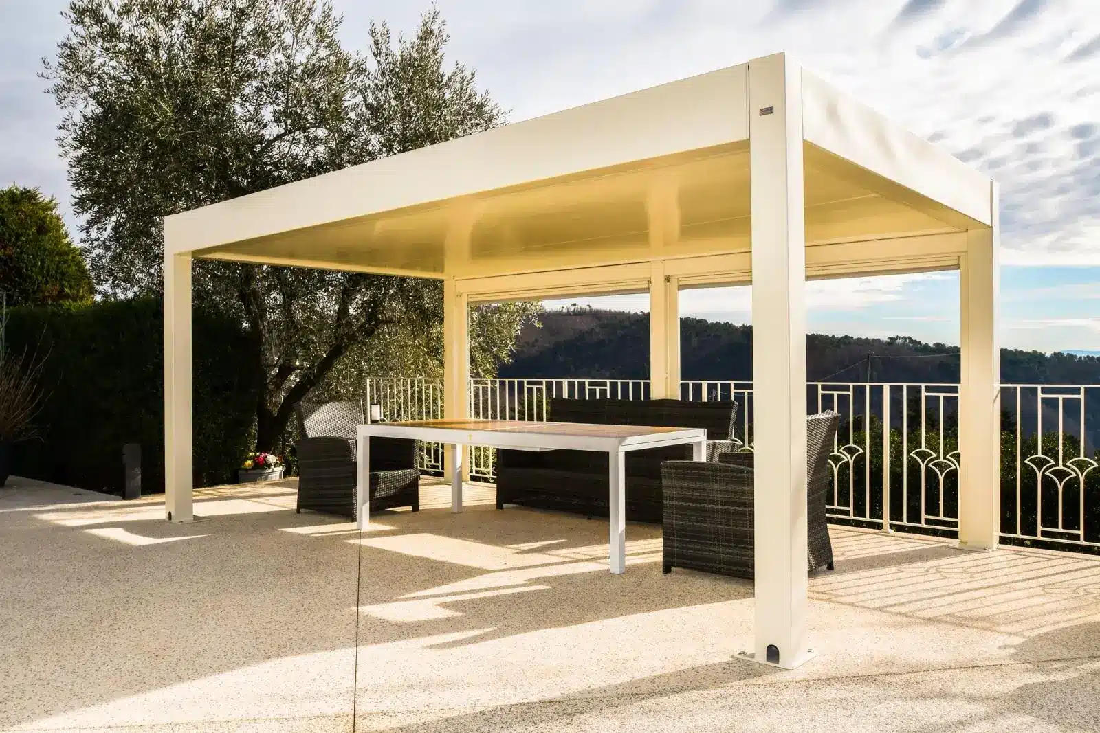 Pergole a tetto fisso 5 PERGOLA A TETTO FISSO STEEL