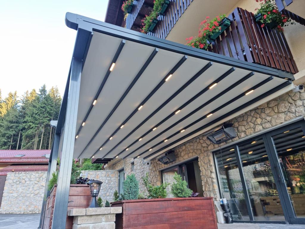 PERGOLA PVC